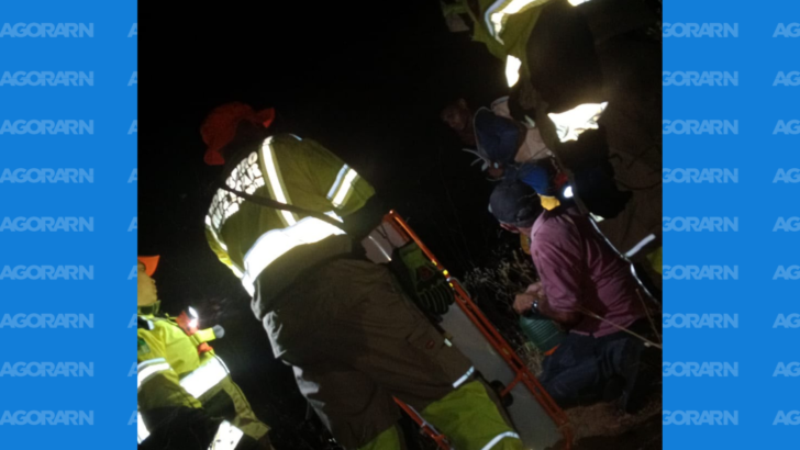 Bombeiros localizaram dois idosos perdidos em uma área de mata de difícil acesso em Santana do Matos e os encaminharam para atendimento médico. - Foto: CMBRN