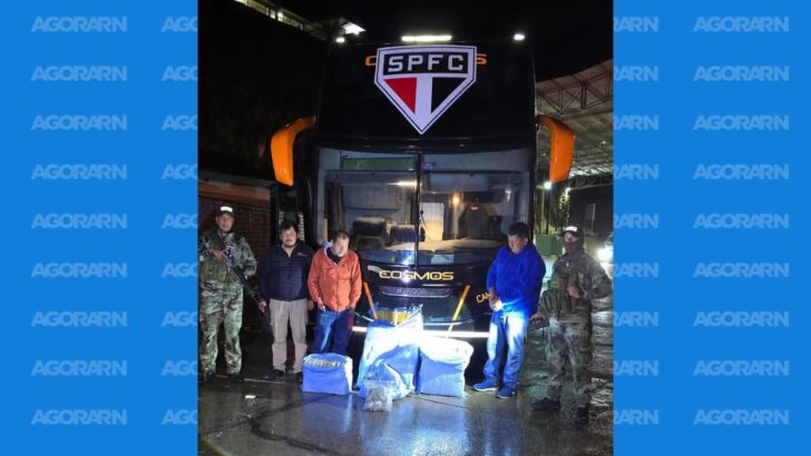 Ônibus adesivado do São Paulo apreendido na Bolívia - Foto: Reprodução/reduno.com