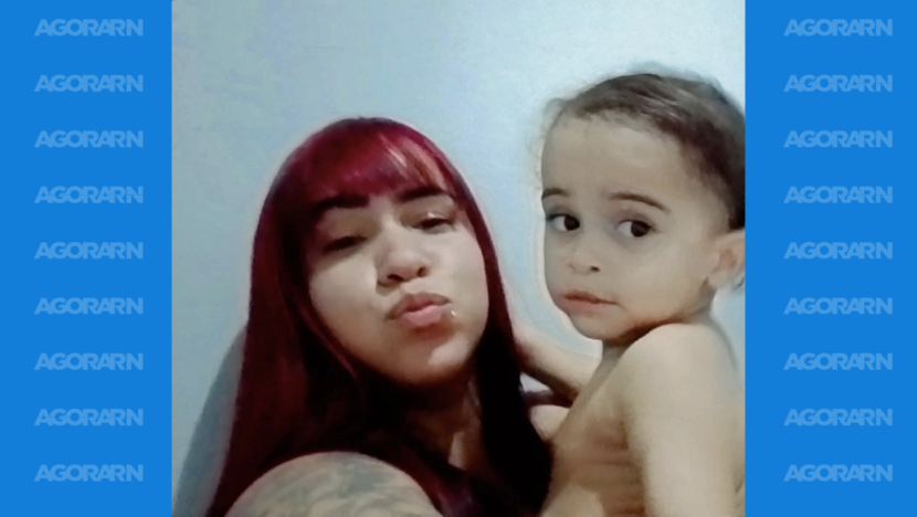Mãe e Arthur Kevin juntos em foto de arquivo
