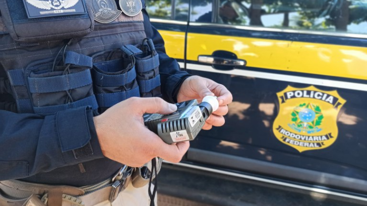 PRF prende dois motoristas por embriaguez - Foto: PRF