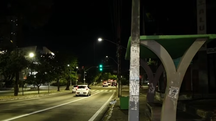 Imagem mostra a parada onde ocorreu a tentativa de assalto na Prudente Morais