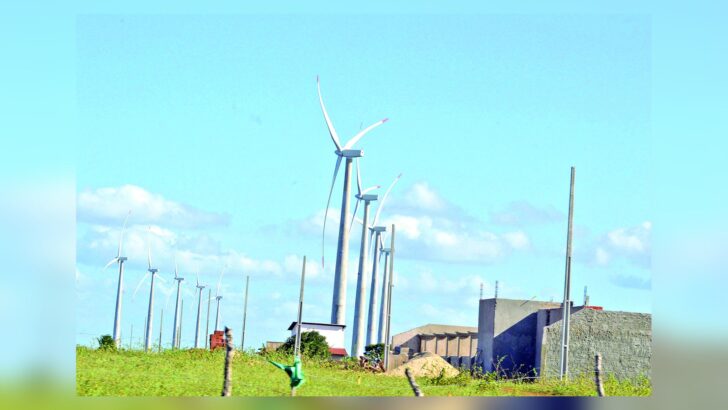 Aerogeradores de parque de energia eólica em São Miguel do Gostoso