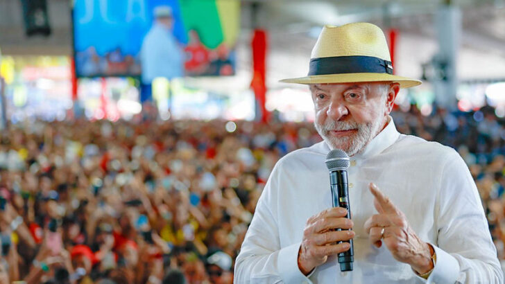Lula inicia campanha com cinco compromissos genéricos, aposta em Haddad e enfrenta redução da vantagem sobre Flávio Bolsonaro