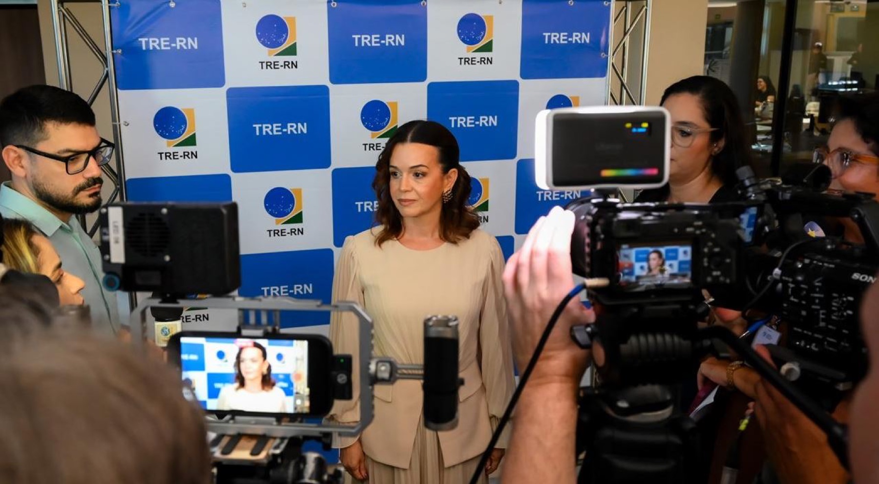 Martha Danyelle fala à imprensa no Tribunal Regional Eleitoral do Rio Grande do Norte