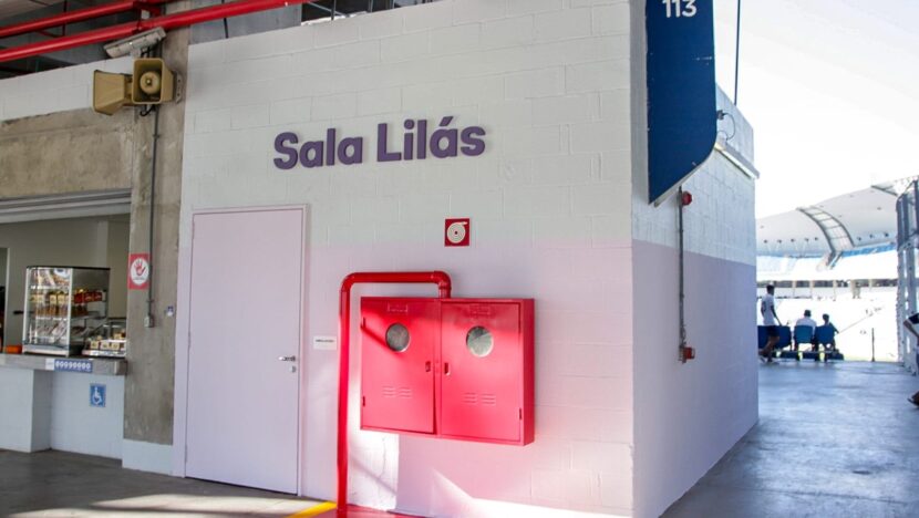 Entrada da Sala Lilás instalada dentro da Arena das Dunas, em Natal