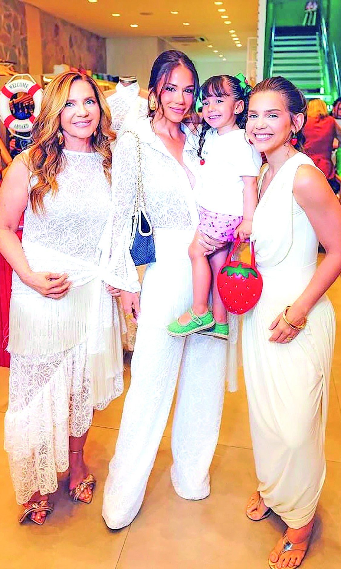 Paula e Anita Gaspar com Mylene e Malu Gondim