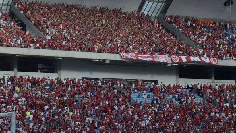 Torcida do América na Arena das Dunas