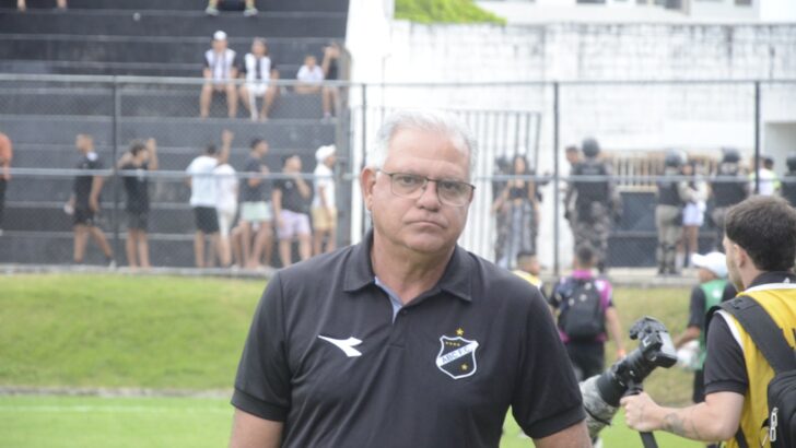 Waguinho Dias durante partida do ABC na Série D