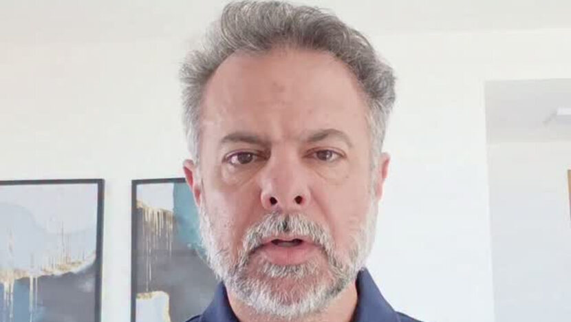 Wilson Grassi Junior, candidato à Presidência pelo Democrata, fala à câmera em vídeo de campanha