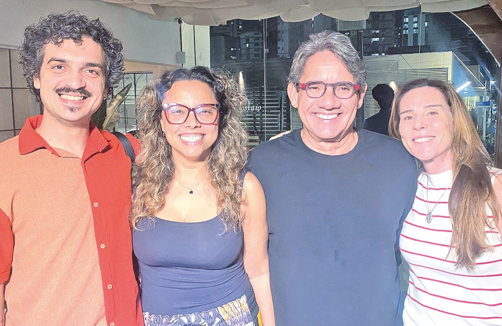 Yves Fernandes, Ana Morena, Joumardo Jomas e Giza Greiner no lançamento da Cartola Mag