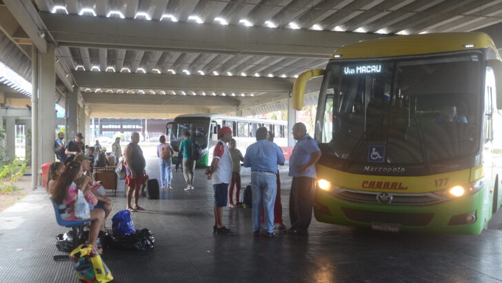 A 4 Ônibus na Rodoviária (2)