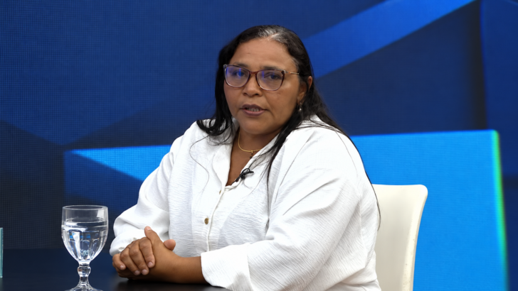 Arinalda do MLB durante entrevista na TV Ponta Negra