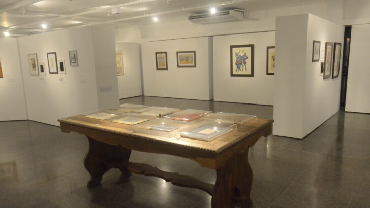Galeria Newton Navarro com obras da exposição Paisagens Inquietas