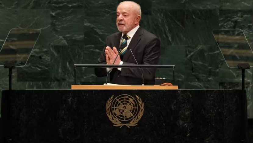 Presidente Lula discursa no púlpito da Assembleia Geral das Nações Unidas, em Nova York