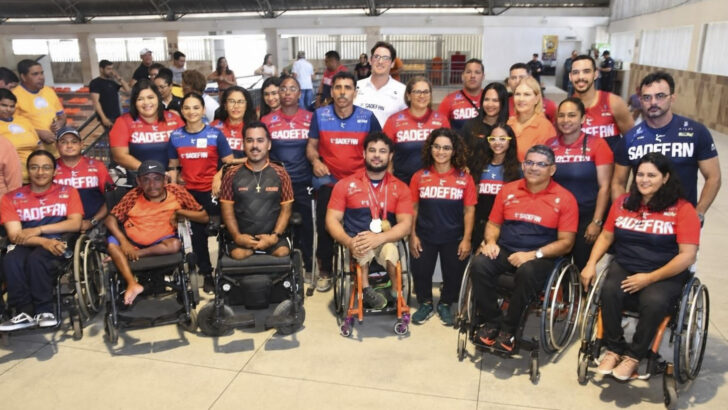 Grupo de paratletas do Rio Grande do Norte reunido para fotografia