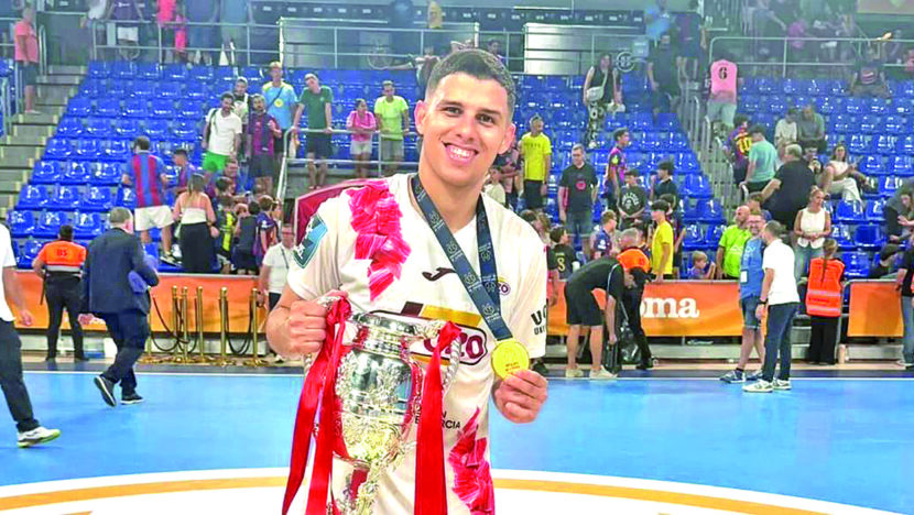 Ricardinho, jogador potiguar do ElPozo Murcia, após conquistar a Supercopa da Espanha