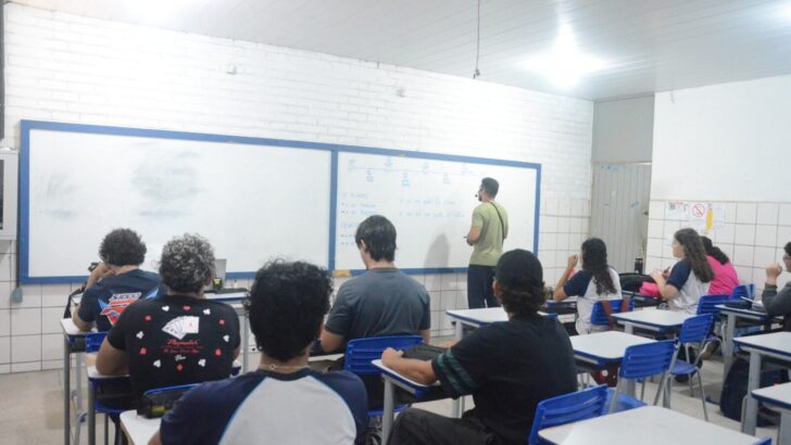 Imagem ilustrativa de alunos em sala de aula