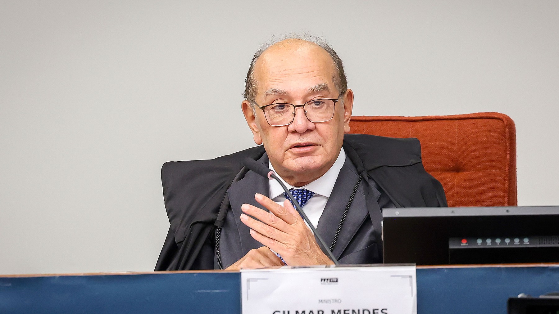 Gilmar Mendes e André Mendonça trocam ataques no STF