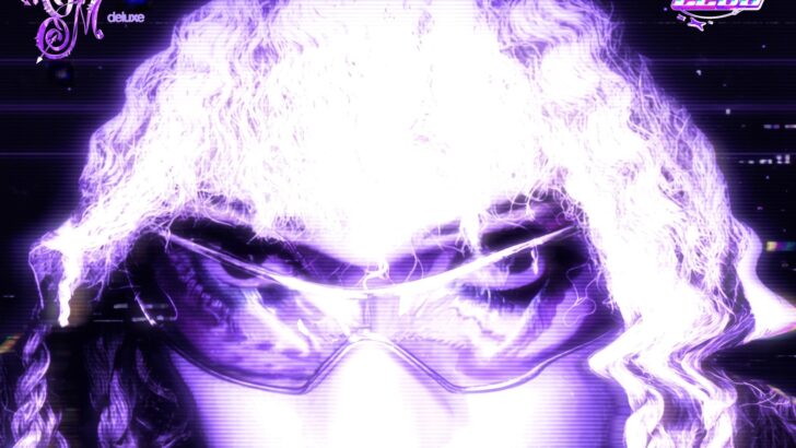 Arte de capa do álbum, em tons de roxo, com o rosto da cantora LEOA de tranças e óculos escuros espelhados e a marca deluxe no canto superior