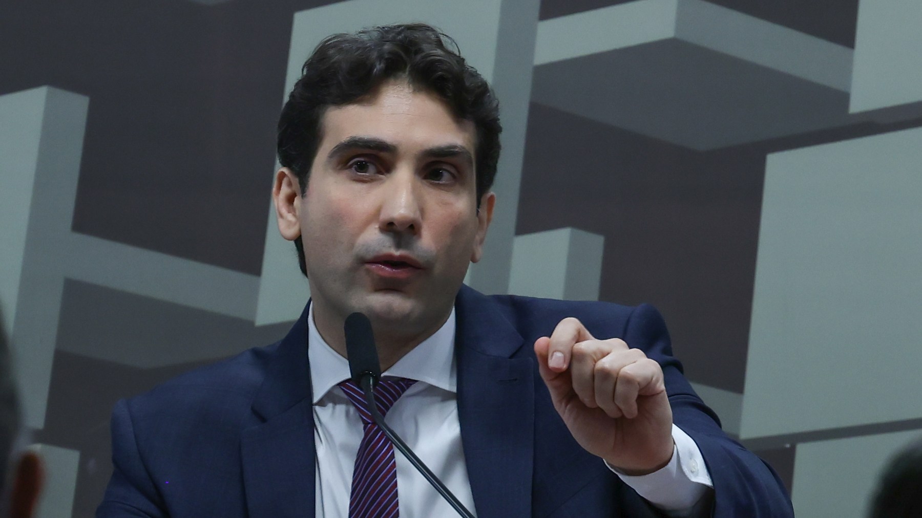 Copom reduz Selic a 13,75% ao ano antes da eleição