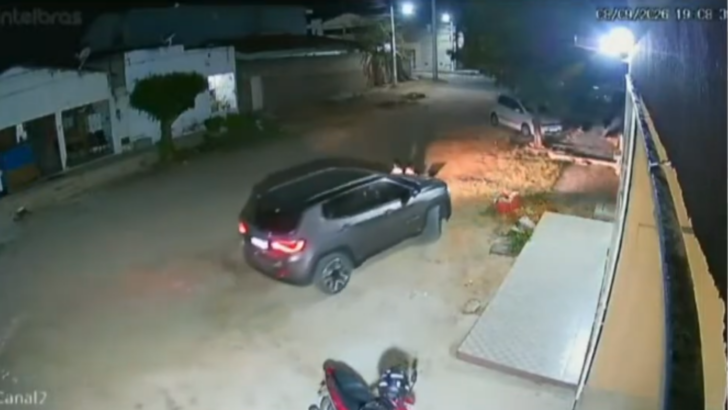 Carro durante acidente que deixou duas crianças feridas em Caicó