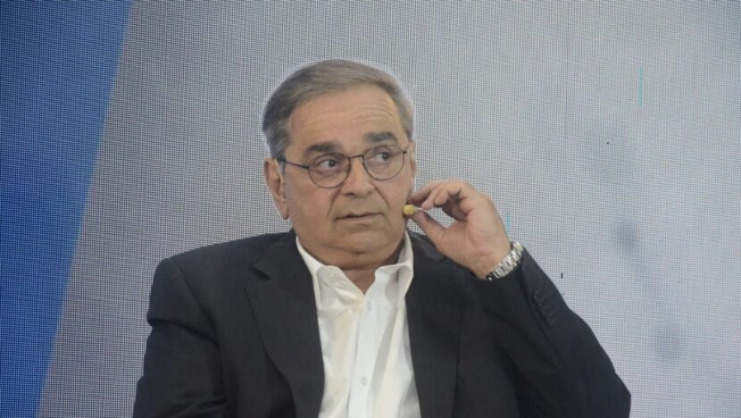 Álvaro Dias durante debate eleitoral