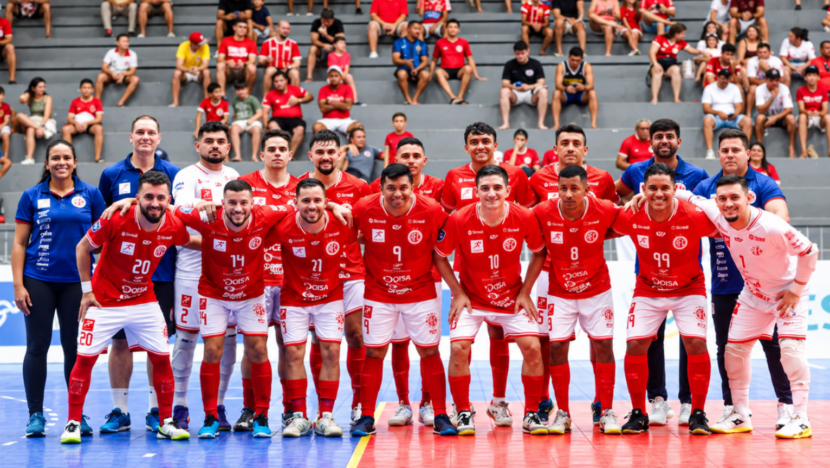 Jogadores do América-RN em partida da Taça Brasil de Futsal
