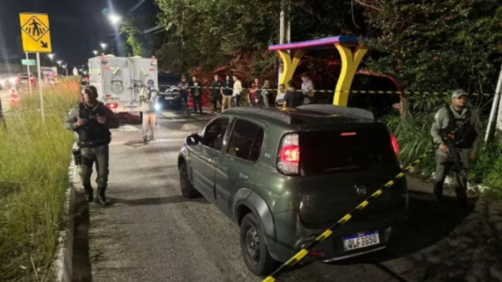 Jordan Matheus e Mariana Emilly foram baleados dentro de um carro na Avenida Olavo Lacerda Montenegro, em Nova Parnamirim, em maio de 2025 - Foto: Reprodução
