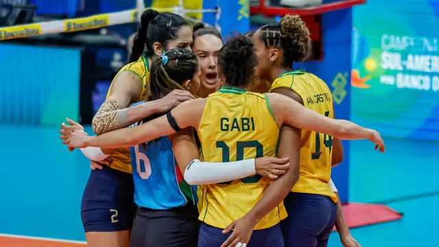 Seleção brasileira feminina venceu a Argentina por 3 sets a 0 no Maracanãzinho, conquistou o 24º título sul-americano e garantiu vaga nos Jogos Olímpicos de Los Angeles 2028. - Foto: Mauricio Val/CBV