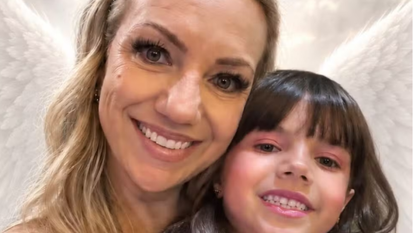 Imagem mostra mãe e filha que morreram no acidente. A mãe morre cinco meses após a filha