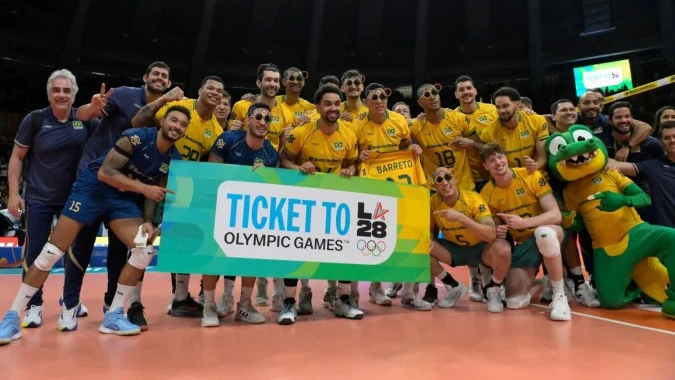 Brasil venceu a Argentina por 3 sets a 0 no Maracanãzinho, conquistou o Campeonato Sul-Americano Masculino de Vôlei e garantiu vaga nos Jogos Olímpicos de Los Angeles 2028. - Foto: CBV