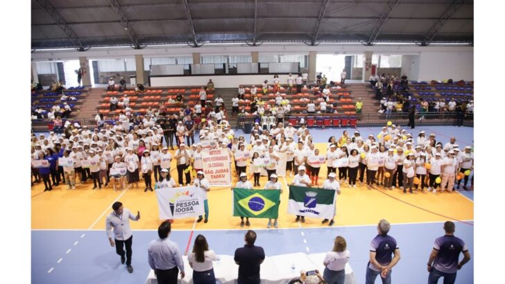 Centenas de idosos reunidos durante jogos municipais em Natal