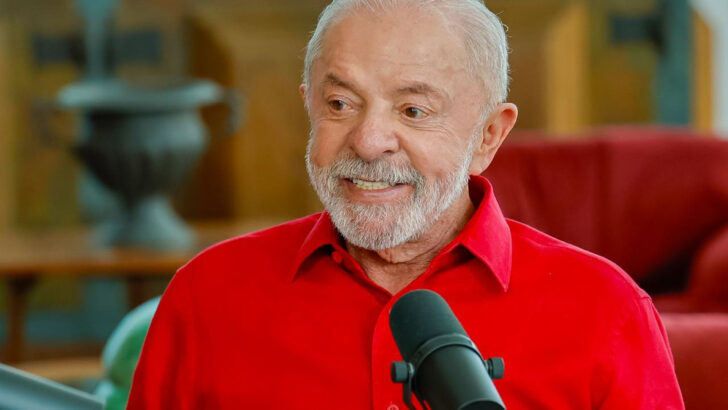 Presidente Lula durante entrevista ao podcast Desce a Letra Show, no Palácio da Alvorada