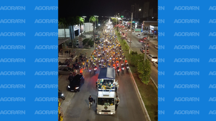 Visão aérea da Motocarreata Onda 22 pelas ruas de Natal