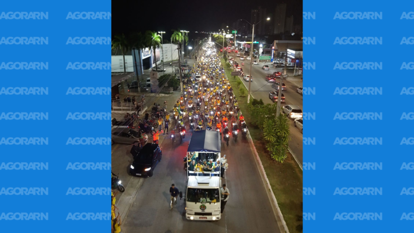 Visão aérea da Motocarreata Onda 22 pelas ruas de Natal