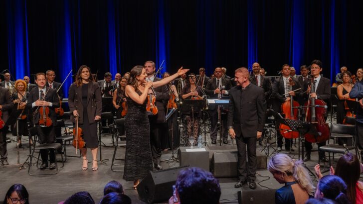 Orquestra Sinfônica do RN em apresentação com cantores convidados