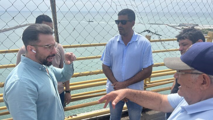 Equipe realiza visita técnica na Ponte Newton Navarro, junto à tela de proteção