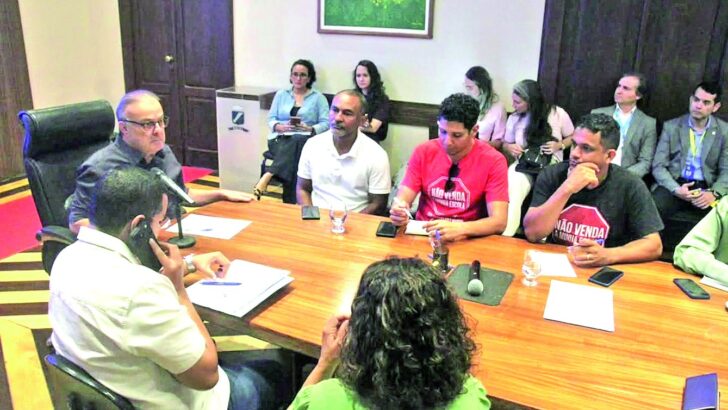 Prefeito Paulinho Freire reunido com representantes do Sindicato dos Trabalhadores em Educação Pública do RN