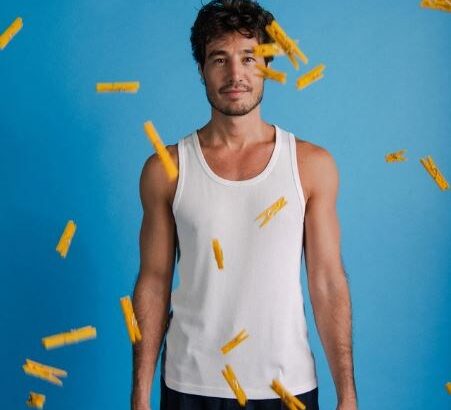 Cantor Tiago Iorc, que apresenta show da turnê Troco Likes em Natal