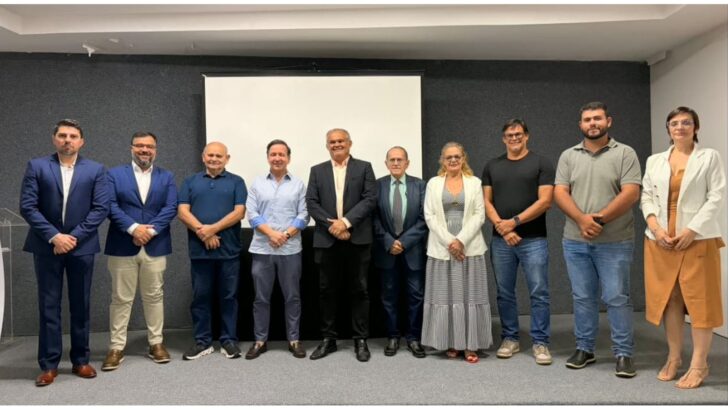 Representantes de entidades reunidos durante apresentação de parceria