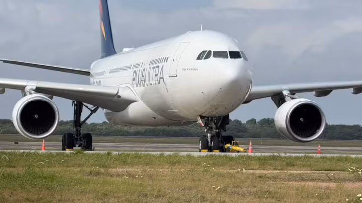 Avião que fez pouso de emergência ia para Madri - Foto: Sérgio Henrique Santos/Inter TV Cabugi