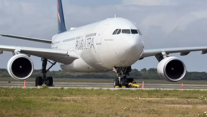 Avião que fez pouso de emergência ia para Madri - Foto: Sérgio Henrique Santos/Inter TV Cabugi