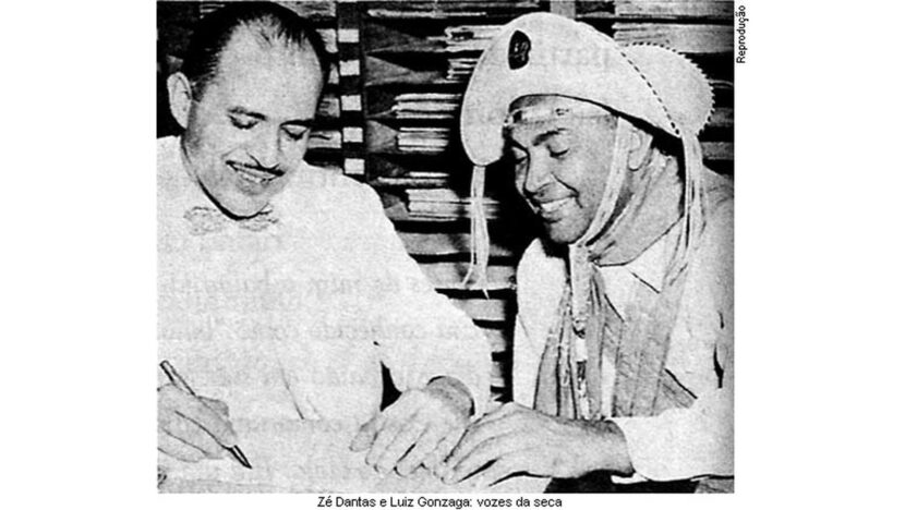 Compositor Zé Dantas ao lado do cantor Luiz Gonzaga em fotografia histórica