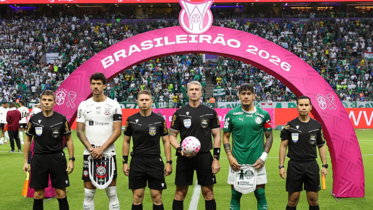 Capitães de Palmeiras e Corinthians com a arbitragem antes do Dérbi