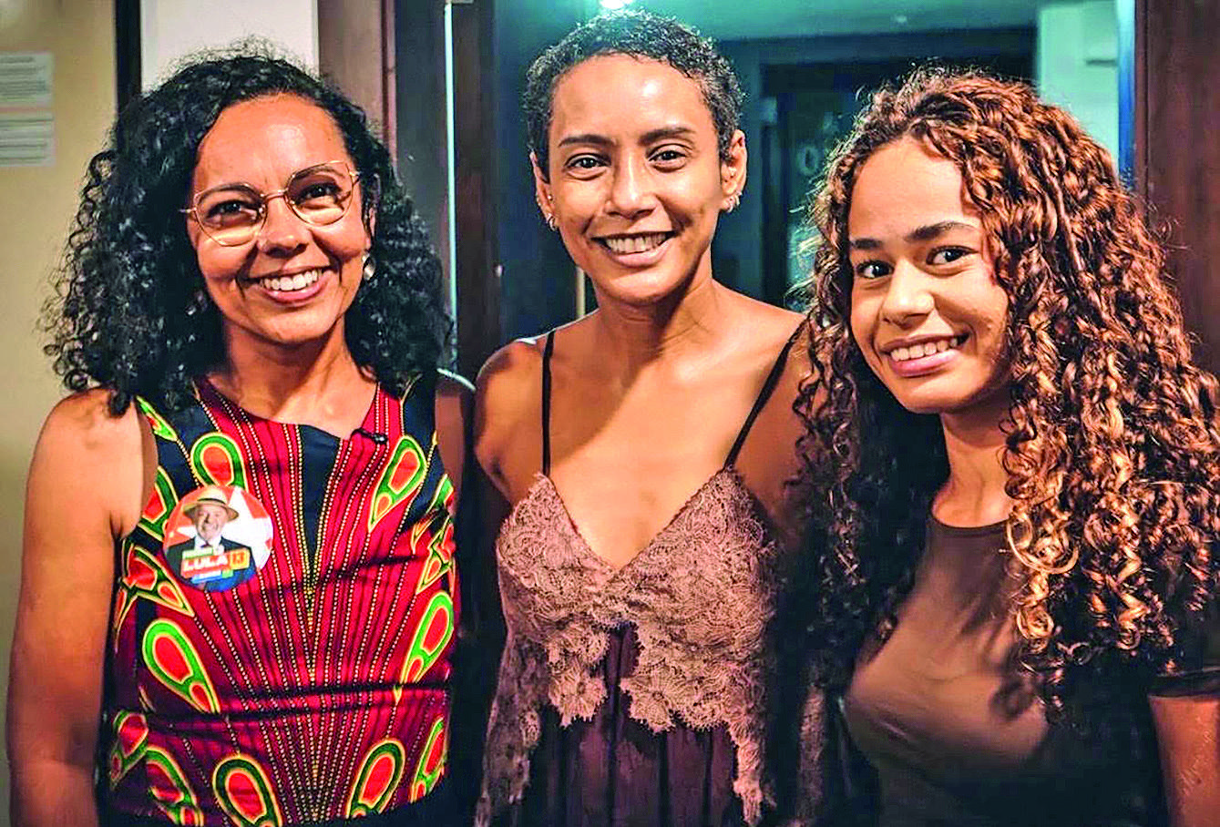 Divaneide Basílio, Gabriela e Taís Araújo posam juntas