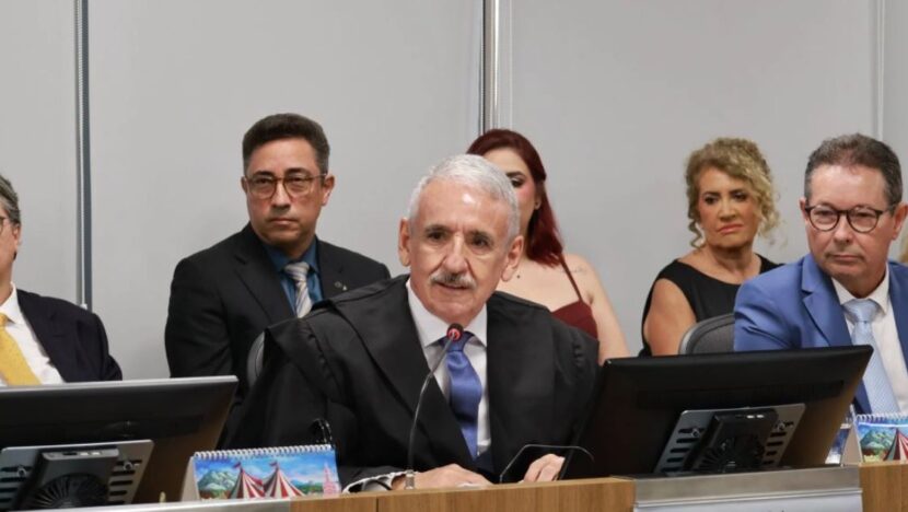 Henrique Baltazar durante solenidade de posse como desembargador do TJRN