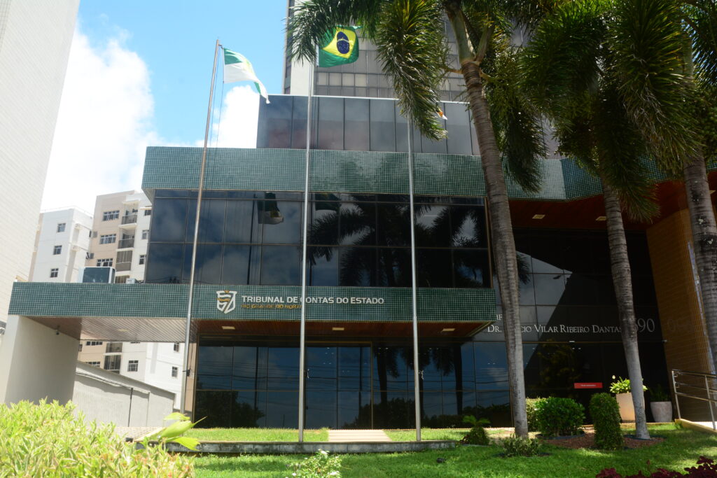 TCE propõe novos cargos e mudanças salariais no RN