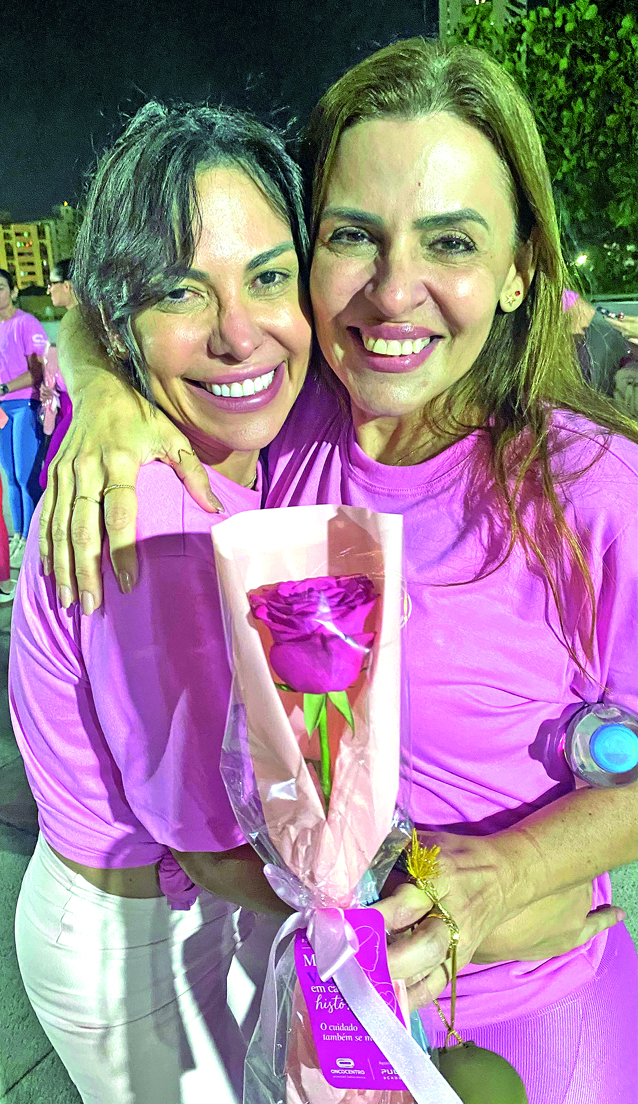 As amigas Kaline Michelli e Milena Fabrine