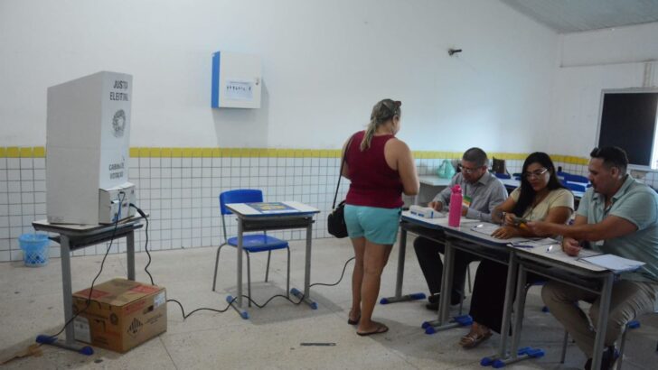 Movimento em local de votação em Extremoz, na Grane Natal; RN tem 2,6 milhões de eleitores aptos a votar - Foto: José Aldenir
