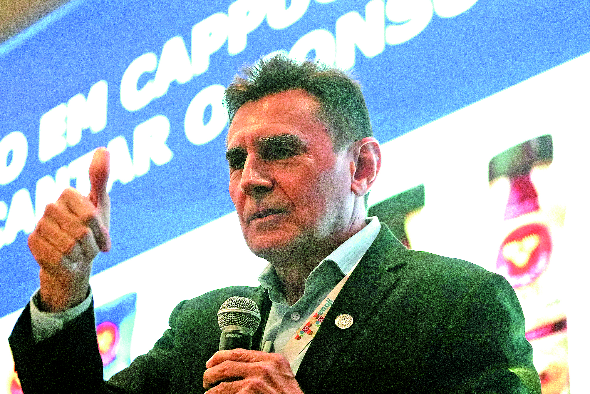 Pedro Lima durante palestra no VII ENAJI